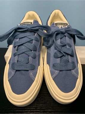 Converse All Stars Women's Platform Blue Low Top Sneakers